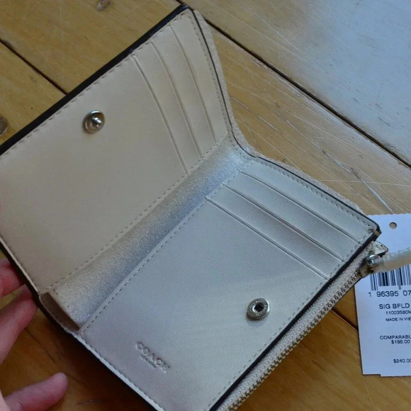 Coach CM852 Bifold Wallet In Signature Canvas - Picture 6 of 8